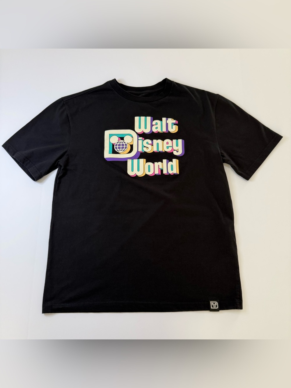 Disney Black Crewneck T-Shirt with White Logo Print Sz Medium